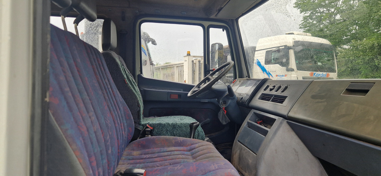 Mercedes-Benz 615D Doka Pritsche, Zustand gut - Μικρό φορτηγό με καρότσα, Διπλοκάμπινο ελαφρύ επαγγελματικό: φωτογραφία 2 Mercedes-Benz 615D Doka Pritsche, Zustand gut - Μικρό φορτηγό με καρότσα, Διπλοκάμπινο ελαφρύ επαγγελματικό: φωτογραφία 2