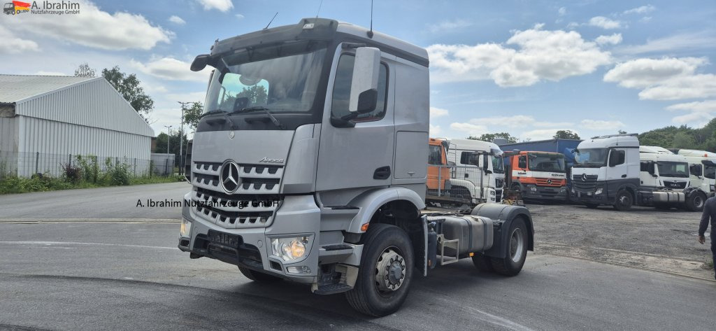 Mercedes-Benz DB 1842H 4x4 Hydrodrive Scheckheft bei Mercedes - Τράκτορας: φωτογραφία 1 Mercedes-Benz DB 1842H 4x4 Hydrodrive Scheckheft bei Mercedes - Τράκτορας: φωτογραφία 1