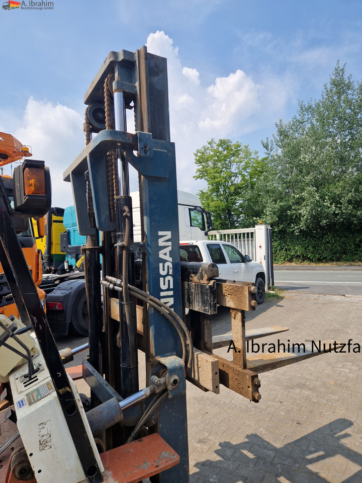 Nissan BF 03-40 4t Stapler - Περονοφόρο όχημα: φωτογραφία 4 Nissan BF 03-40 4t Stapler - Περονοφόρο όχημα: φωτογραφία 4