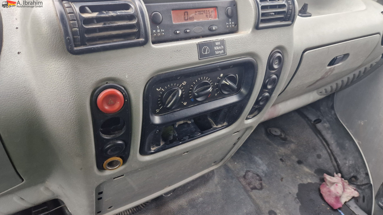 Renault 52AF, zwillingsbereift 2.8 nicht neu, aber läuft, - Βαν: φωτογραφία 4 Renault 52AF, zwillingsbereift 2.8 nicht neu, aber läuft, - Βαν: φωτογραφία 4