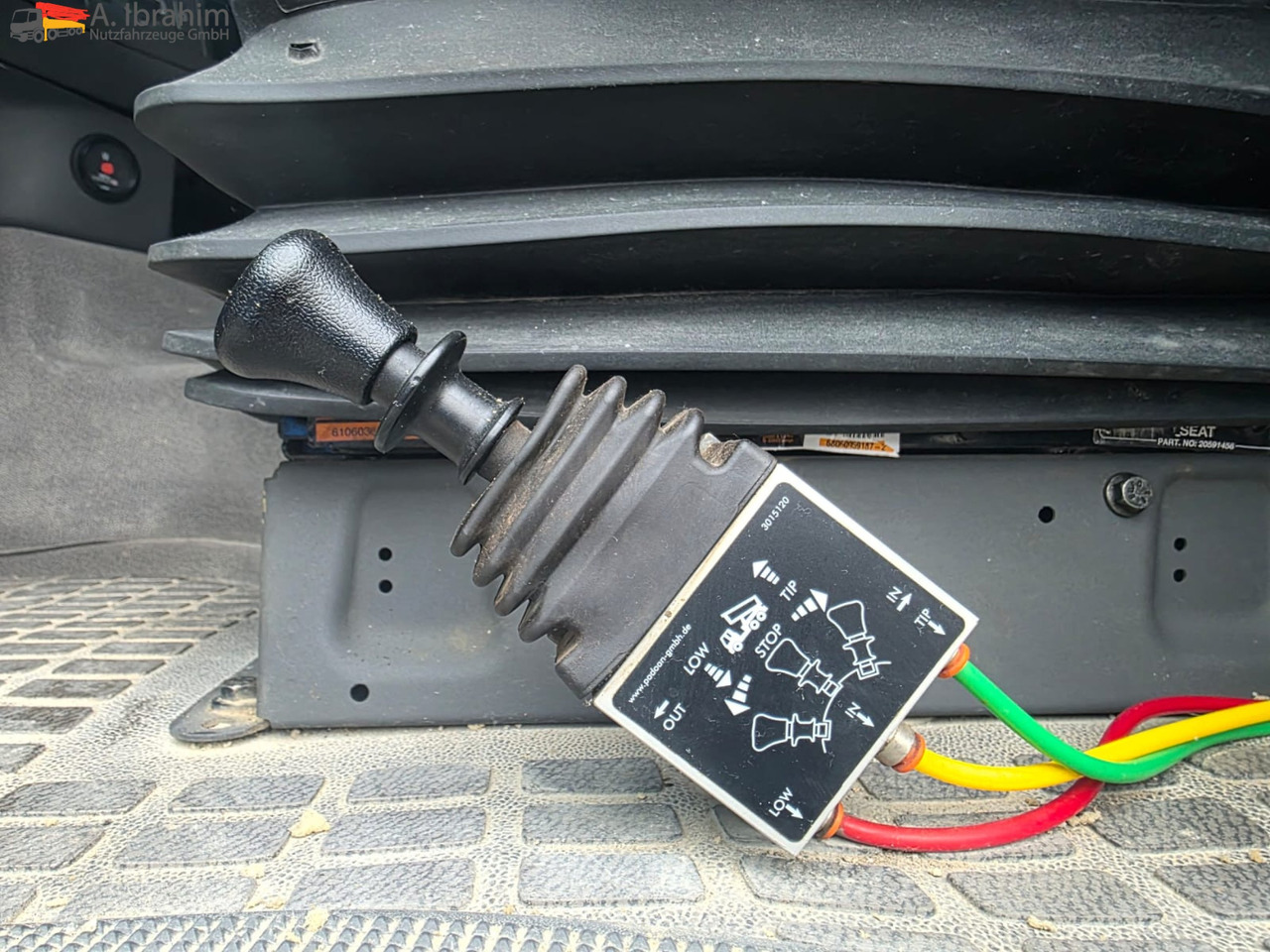 Volvo FH 520 | 6x4 | V8 | Kipphydraulik | Blatt Blatt | Schaltgetriebe | Klima | Trommelbremse | 3 Pedals - Τράκτορας: φωτογραφία 4 Volvo FH 520 | 6x4 | V8 | Kipphydraulik | Blatt Blatt | Schaltgetriebe | Klima | Trommelbremse | 3 Pedals - Τράκτορας: φωτογραφία 4
