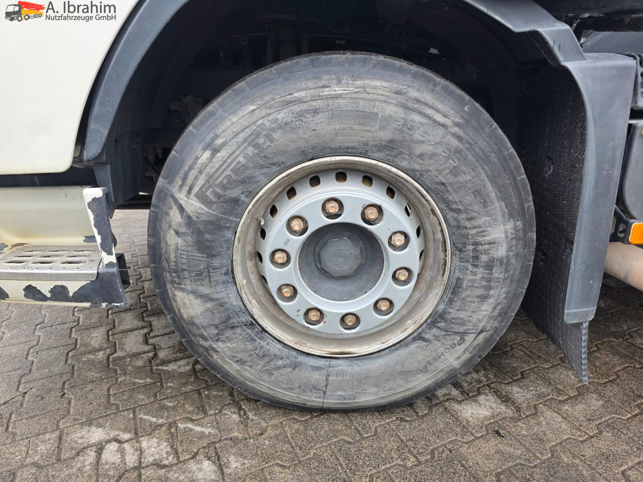 Volvo FH 520 | 6x4 | V8 | Kipphydraulik | Blatt Blatt | Schaltgetriebe | Klima | Trommelbremse | 3 Pedals - Τράκτορας: φωτογραφία 5 Volvo FH 520 | 6x4 | V8 | Kipphydraulik | Blatt Blatt | Schaltgetriebe | Klima | Trommelbremse | 3 Pedals - Τράκτορας: φωτογραφία 5