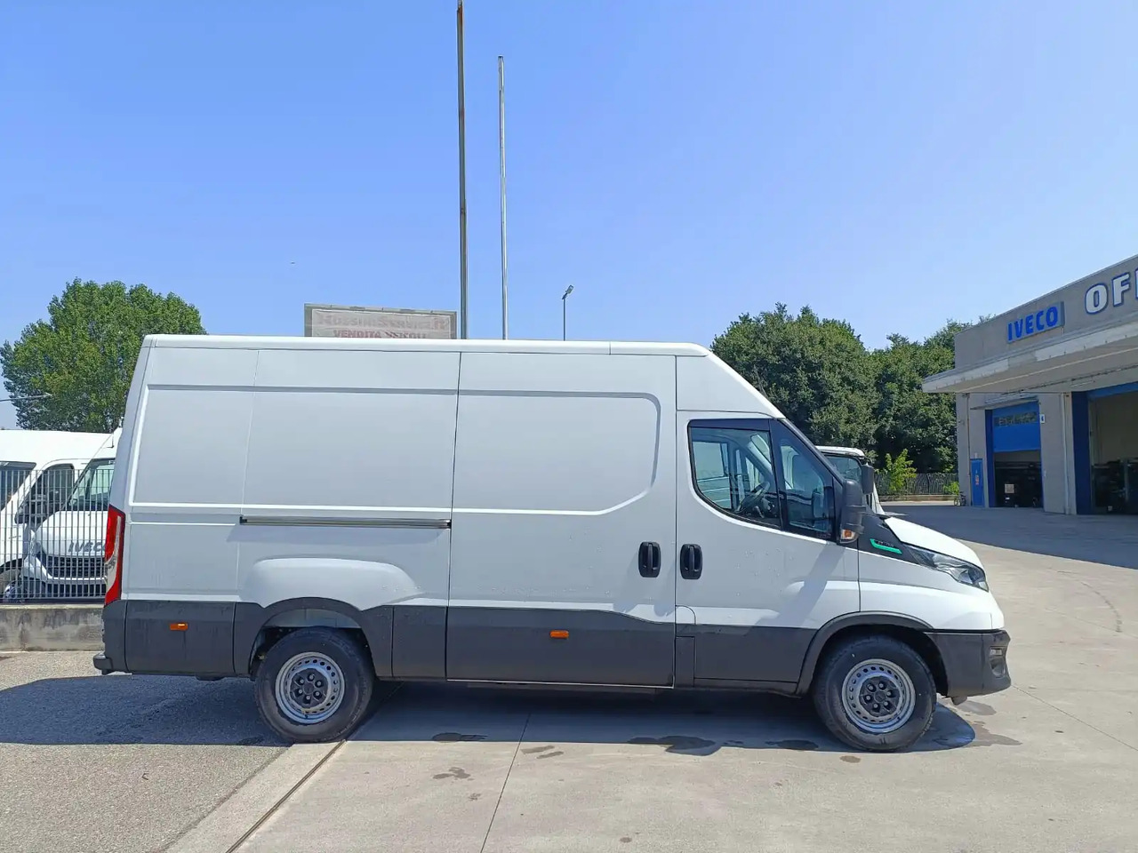 IVECO DAILY 35S14 L2H2 CNG METANO KM 0 - Βαν: φωτογραφία 4 IVECO DAILY 35S14 L2H2 CNG METANO KM 0 - Βαν: φωτογραφία 4