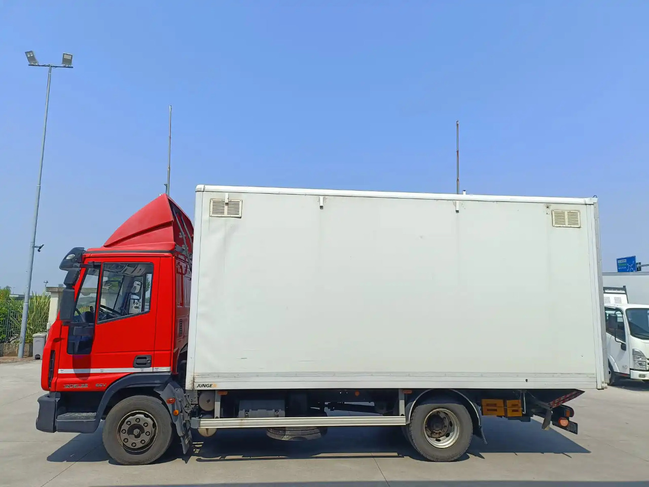 IVECO EUROCARGO 120EL22 - Φορτηγό κόφα: φωτογραφία 5 IVECO EUROCARGO 120EL22 - Φορτηγό κόφα: φωτογραφία 5