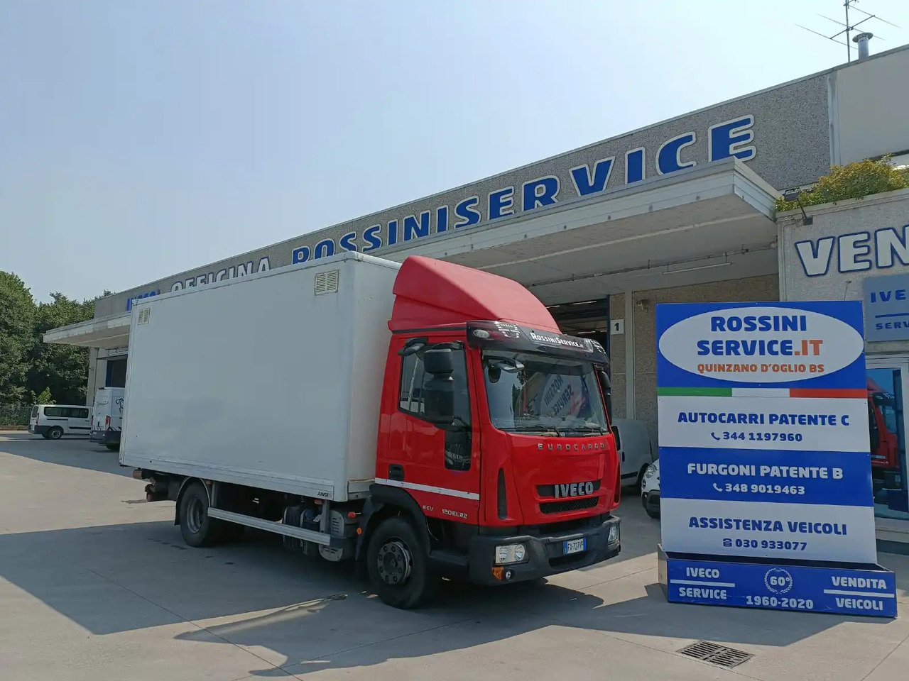IVECO EUROCARGO 120EL22 - Φορτηγό κόφα: φωτογραφία 1 IVECO EUROCARGO 120EL22 - Φορτηγό κόφα: φωτογραφία 1