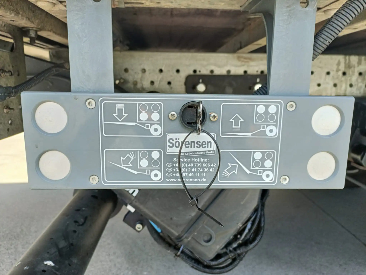 SPONDA IDRAULICA BATTENTE SORENSEN 750KG - Υδραυλική πόρτα: φωτογραφία 3 SPONDA IDRAULICA BATTENTE SORENSEN 750KG - Υδραυλική πόρτα: φωτογραφία 3