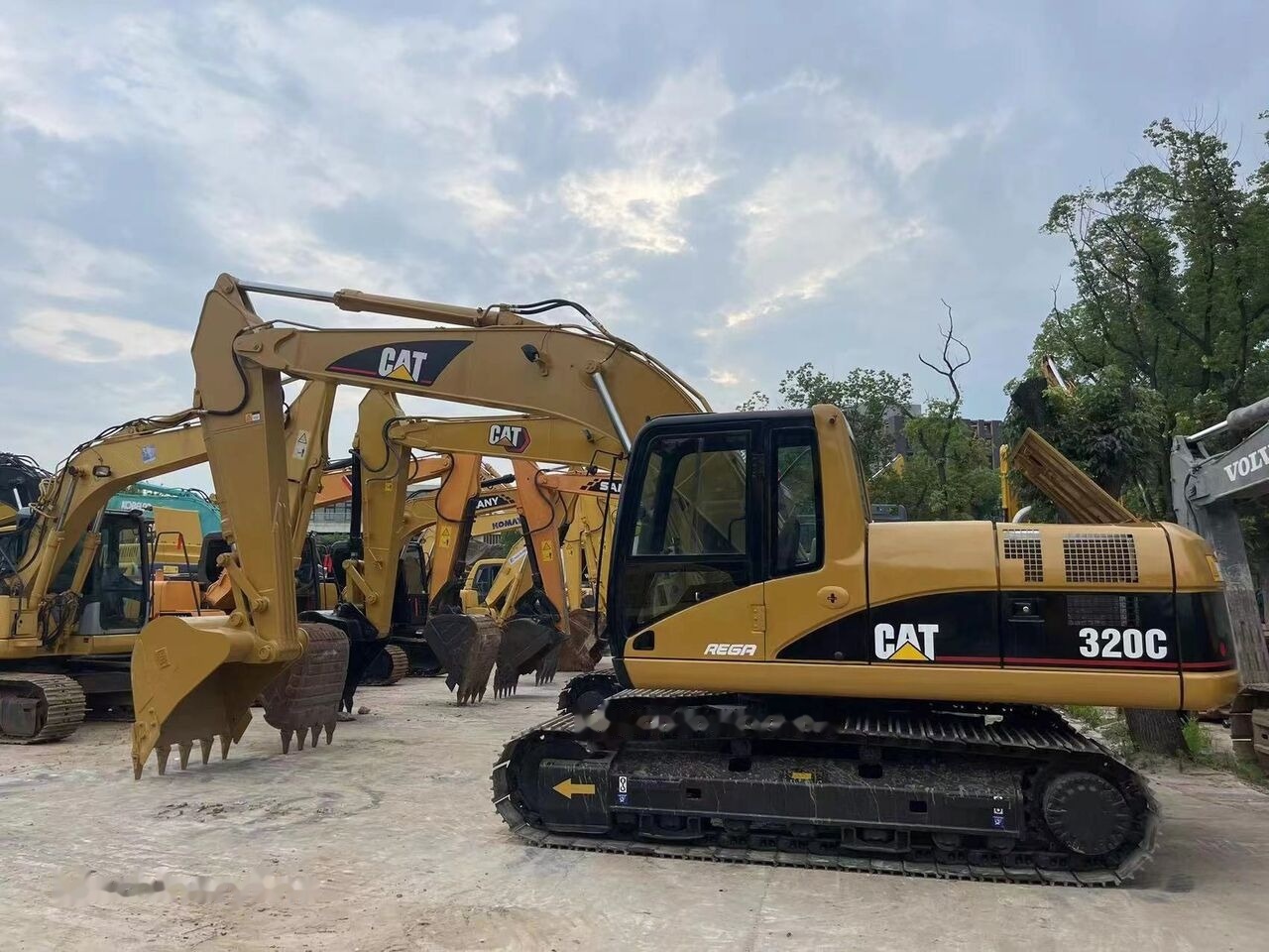 Ερπυστριοφόρος εκσκαφέας Caterpillar 320C: φωτογραφία 6