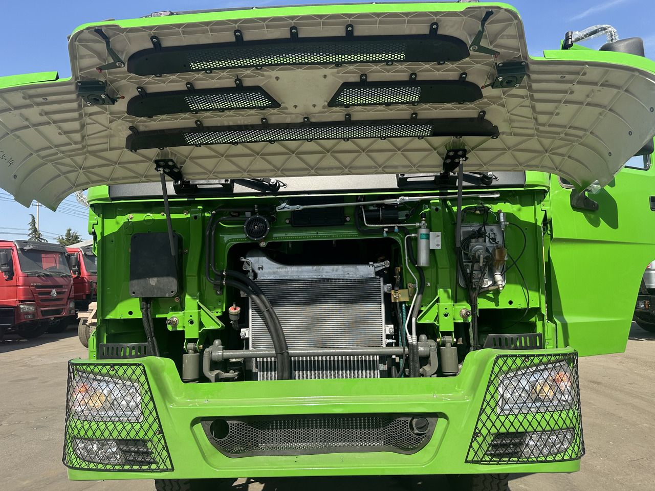 Φορτηγό ανατρεπόμενο HOWO 371 6X4: φωτογραφία 6