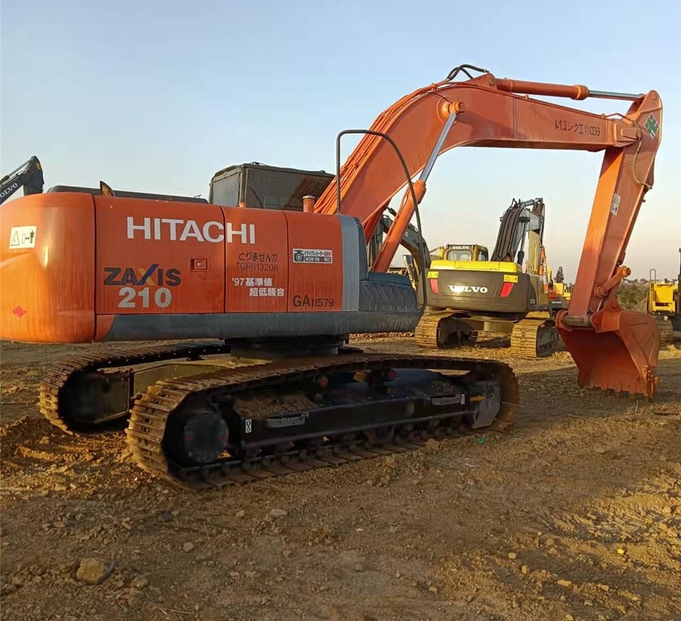 Hitachi 210-3 - Ερπυστριοφόρος εκσκαφέας: φωτογραφία 4 Hitachi 210-3 - Ερπυστριοφόρος εκσκαφέας: φωτογραφία 4