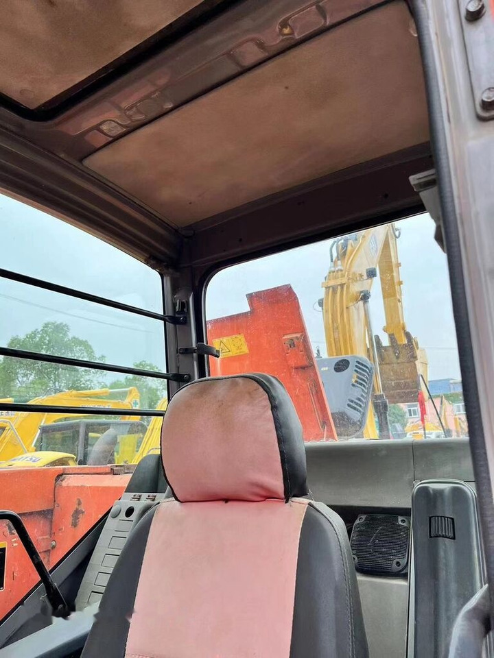 Hitachi ZX135 - Ερπυστριοφόρος εκσκαφέας: φωτογραφία 3 Hitachi ZX135 - Ερπυστριοφόρος εκσκαφέας: φωτογραφία 3