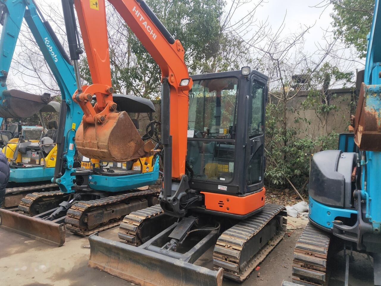 Hitachi ZX35 - Μίνι εκσκαφέας: φωτογραφία 2 Hitachi ZX35 - Μίνι εκσκαφέας: φωτογραφία 2