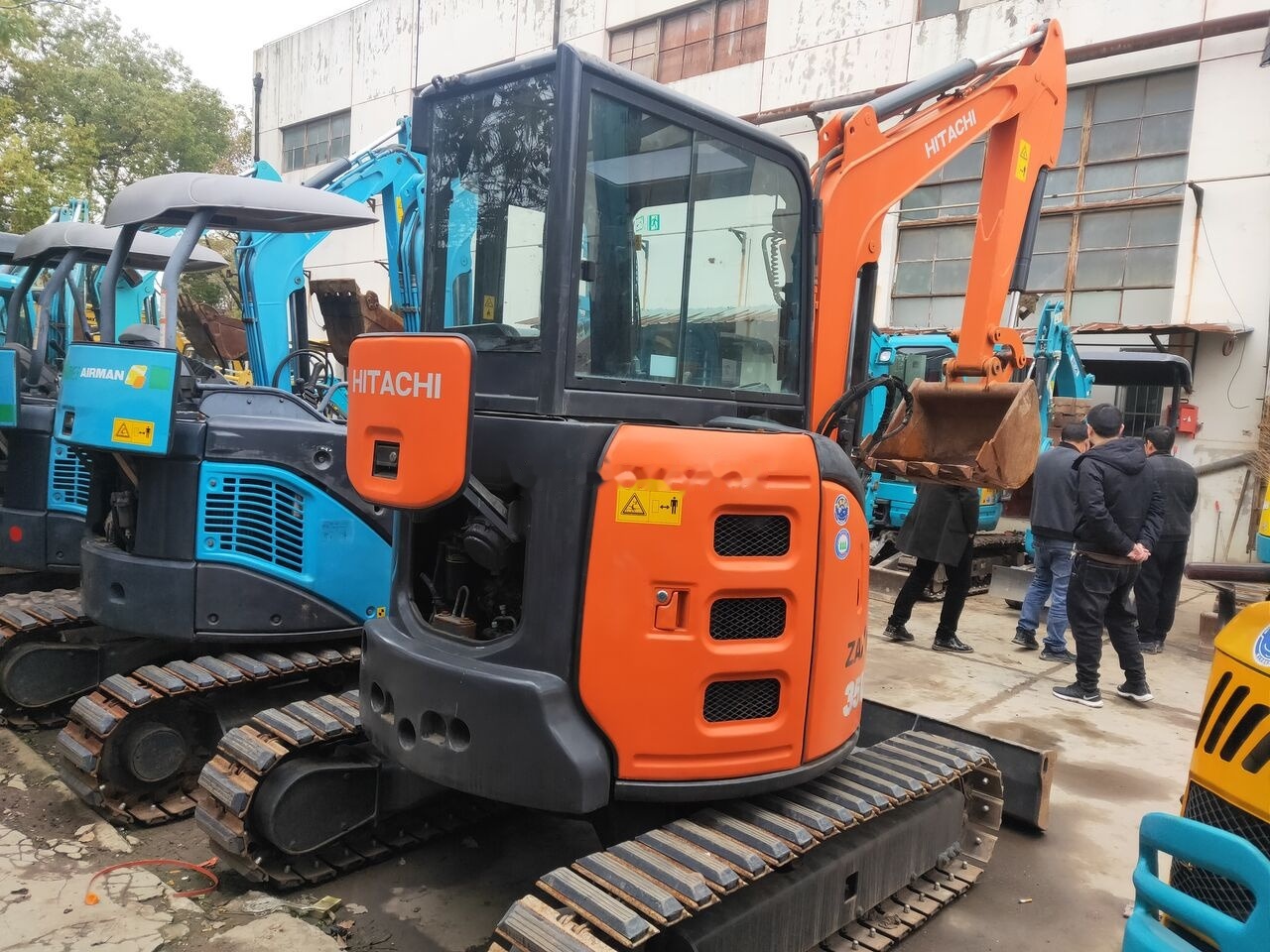 Hitachi ZX35 - Μίνι εκσκαφέας: φωτογραφία 3 Hitachi ZX35 - Μίνι εκσκαφέας: φωτογραφία 3