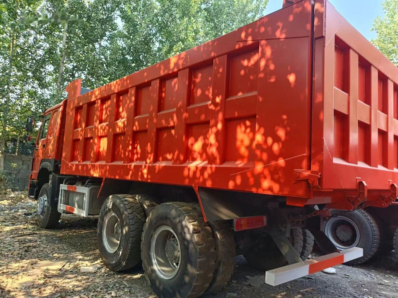 Howo 375 - Φορτηγό ανατρεπόμενο: φωτογραφία 4 Howo 375 - Φορτηγό ανατρεπόμενο: φωτογραφία 4