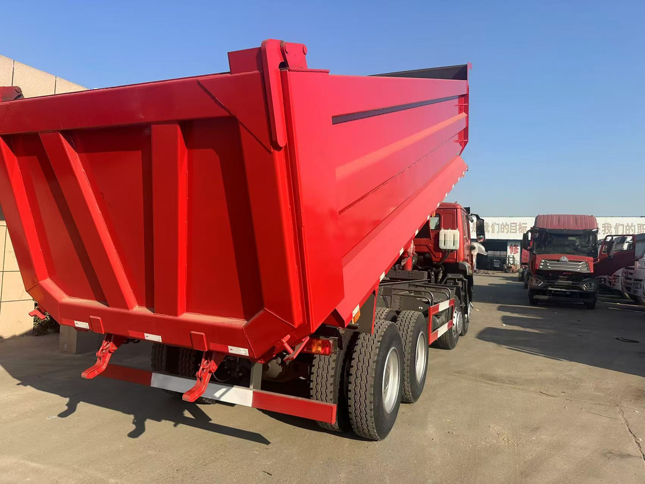 Howo HAOHAN DUMP TRUCK 8X4 - Φορτηγό ανατρεπόμενο: φωτογραφία 5 Howo HAOHAN DUMP TRUCK 8X4 - Φορτηγό ανατρεπόμενο: φωτογραφία 5