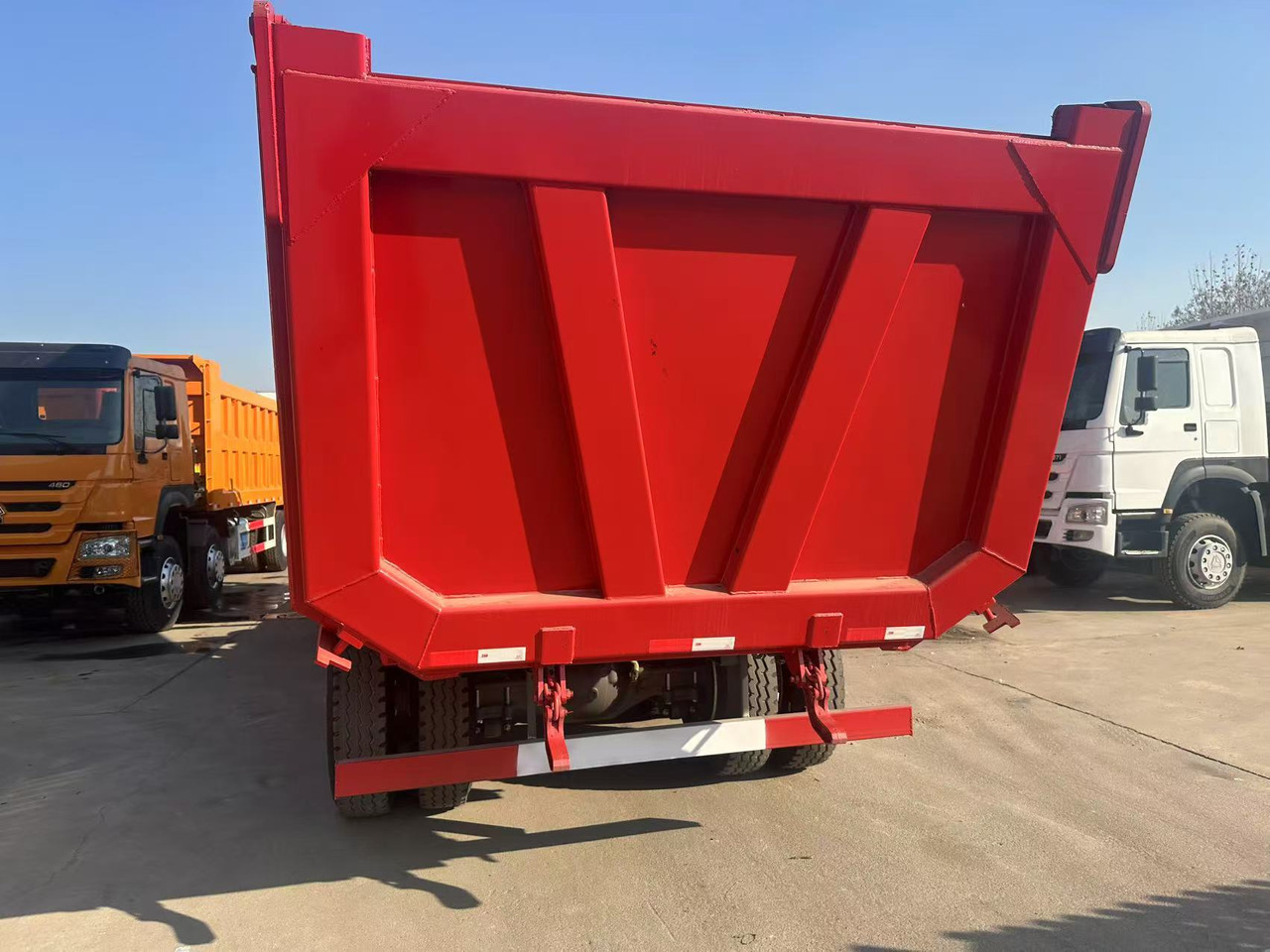 Howo HAOHAN DUMP TRUCK 8X4 - Φορτηγό ανατρεπόμενο: φωτογραφία 3 Howo HAOHAN DUMP TRUCK 8X4 - Φορτηγό ανατρεπόμενο: φωτογραφία 3