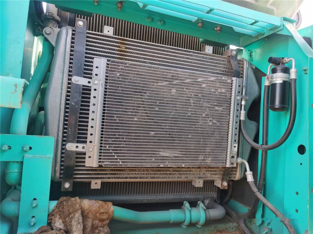 Kobelco SK210 - Ερπυστριοφόρος εκσκαφέας: φωτογραφία 1 Kobelco SK210 - Ερπυστριοφόρος εκσκαφέας: φωτογραφία 1