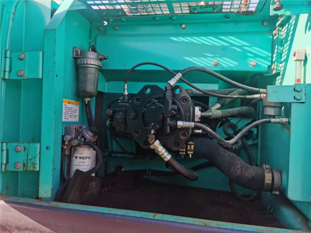 Kobelco SK210 - Ερπυστριοφόρος εκσκαφέας: φωτογραφία 5 Kobelco SK210 - Ερπυστριοφόρος εκσκαφέας: φωτογραφία 5