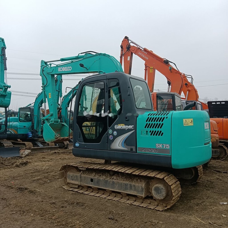 Kobelco SK75-8 - Ερπυστριοφόρος εκσκαφέας: φωτογραφία 2 Kobelco SK75-8 - Ερπυστριοφόρος εκσκαφέας: φωτογραφία 2