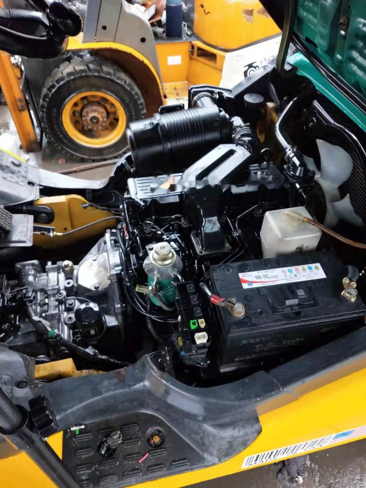 Komatsu FD30 - Πετρελαιοκίνητο περονοφόρο: φωτογραφία 4 Komatsu FD30 - Πετρελαιοκίνητο περονοφόρο: φωτογραφία 4