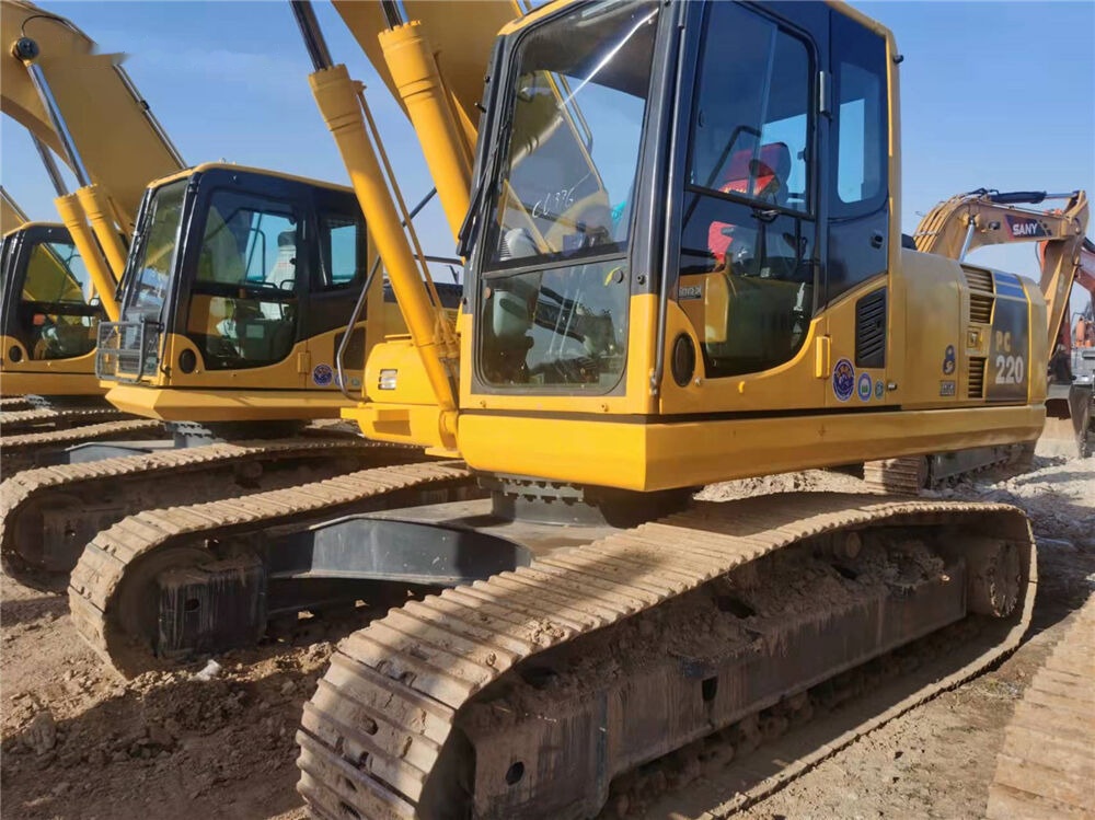 Komatsu PC220 - Ερπυστριοφόρος εκσκαφέας: φωτογραφία 3 Komatsu PC220 - Ερπυστριοφόρος εκσκαφέας: φωτογραφία 3
