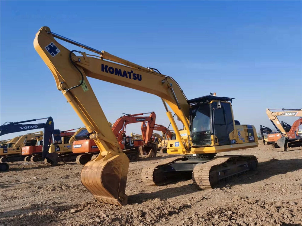 Komatsu PC220 - Ερπυστριοφόρος εκσκαφέας: φωτογραφία 4 Komatsu PC220 - Ερπυστριοφόρος εκσκαφέας: φωτογραφία 4