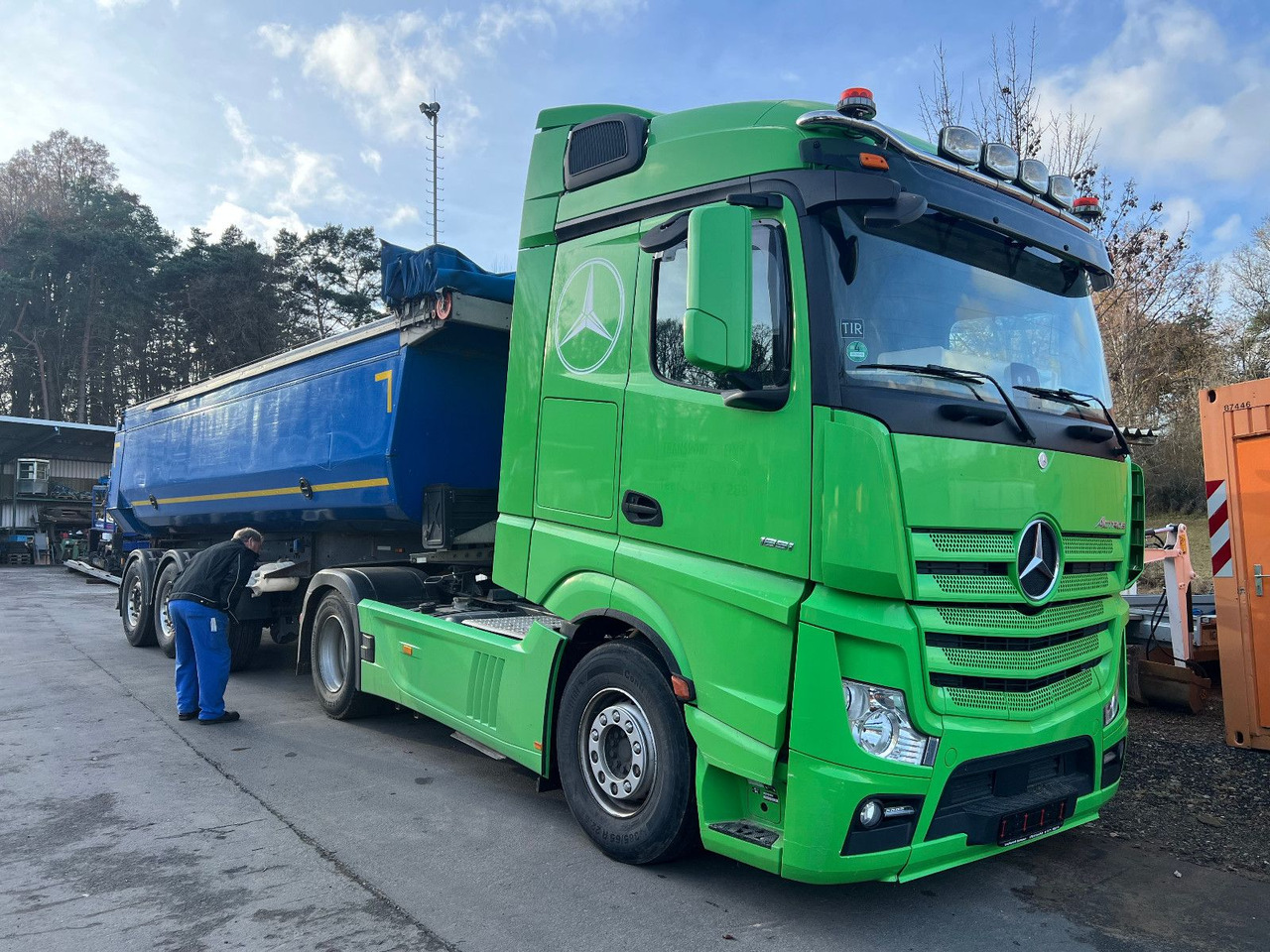 Mercedes-Benz 1851 - Τράκτορας: φωτογραφία 1 Mercedes-Benz 1851 - Τράκτορας: φωτογραφία 1