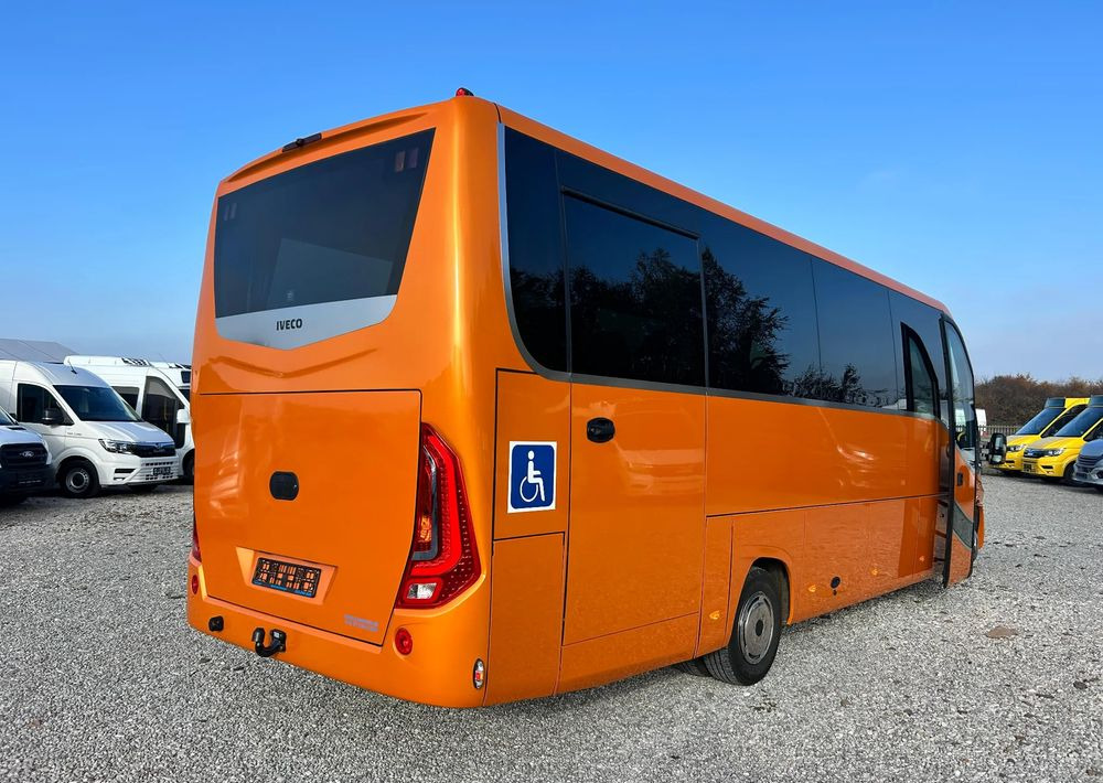 Νέα Μικρό λεωφορείο, Επιβατικό βαν Iveco Daily: φωτογραφία 16
