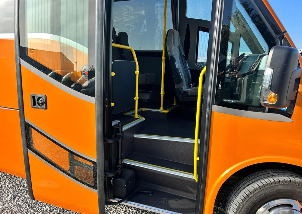 Νέα Μικρό λεωφορείο, Επιβατικό βαν Iveco Daily: φωτογραφία 6
