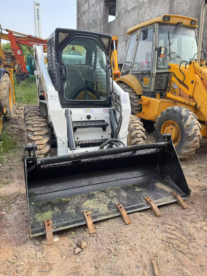 BOBCAT S300 - Φορτωτής πλάγιας ολίσθησης: φωτογραφία 4 BOBCAT S300 - Φορτωτής πλάγιας ολίσθησης: φωτογραφία 4