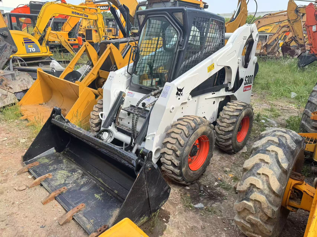 BOBCAT S300 - Φορτωτής πλάγιας ολίσθησης: φωτογραφία 3 BOBCAT S300 - Φορτωτής πλάγιας ολίσθησης: φωτογραφία 3