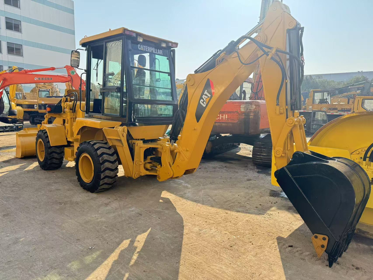 CAT 420F - Φορτωτής εκσκαφέας: φωτογραφία 2 CAT 420F - Φορτωτής εκσκαφέας: φωτογραφία 2