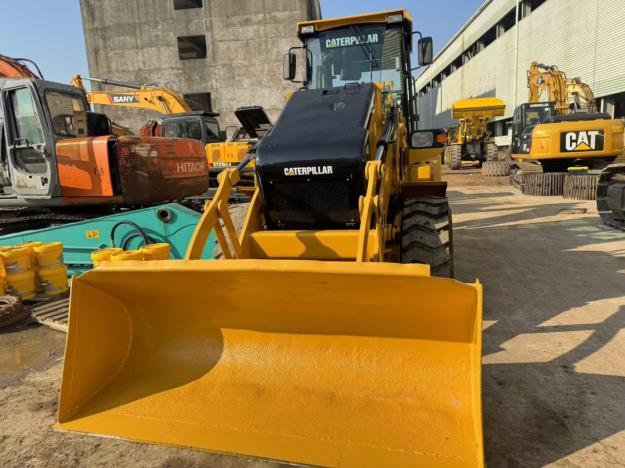 CAT 420F - Φορτωτής εκσκαφέας: φωτογραφία 1 CAT 420F - Φορτωτής εκσκαφέας: φωτογραφία 1