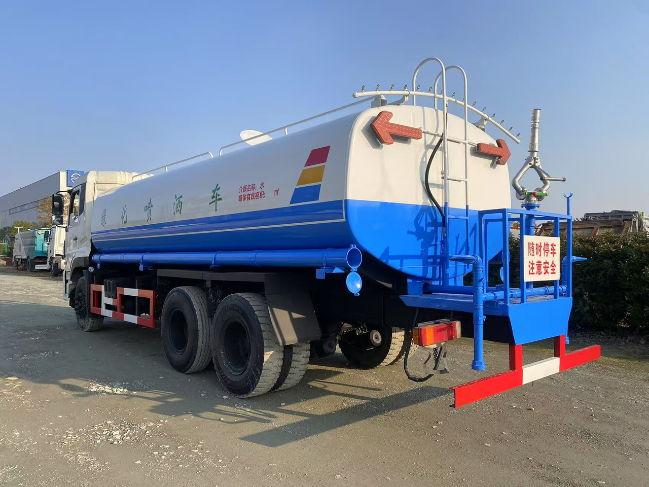 DONGFENG 20000L water truck Sprinkler - Φορτηγό βυτιοφόρο: φωτογραφία 3 DONGFENG 20000L water truck Sprinkler - Φορτηγό βυτιοφόρο: φωτογραφία 3