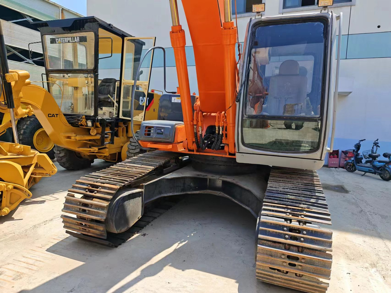 HITACHI EX200-5 - Ερπυστριοφόρος εκσκαφέας: φωτογραφία 3 HITACHI EX200-5 - Ερπυστριοφόρος εκσκαφέας: φωτογραφία 3