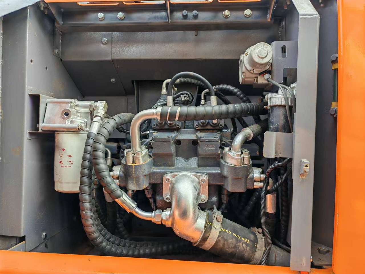 HITACHI ZX200 - Ερπυστριοφόρος εκσκαφέας: φωτογραφία 5 HITACHI ZX200 - Ερπυστριοφόρος εκσκαφέας: φωτογραφία 5