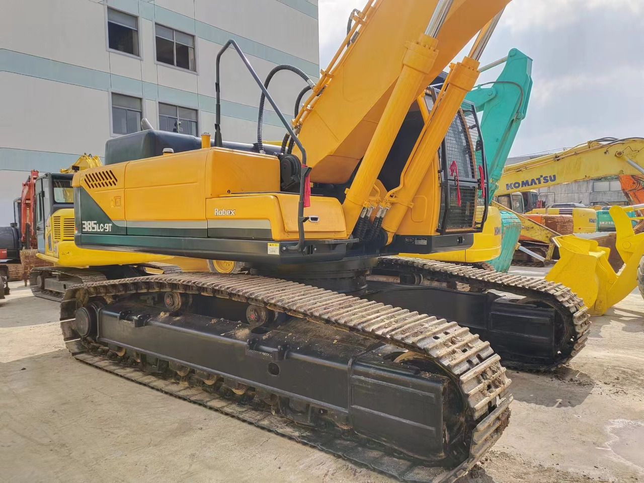 HYUNDAI R385LC-9T R305 R220 - Ερπυστριοφόρος εκσκαφέας: φωτογραφία 4 HYUNDAI R385LC-9T R305 R220 - Ερπυστριοφόρος εκσκαφέας: φωτογραφία 4