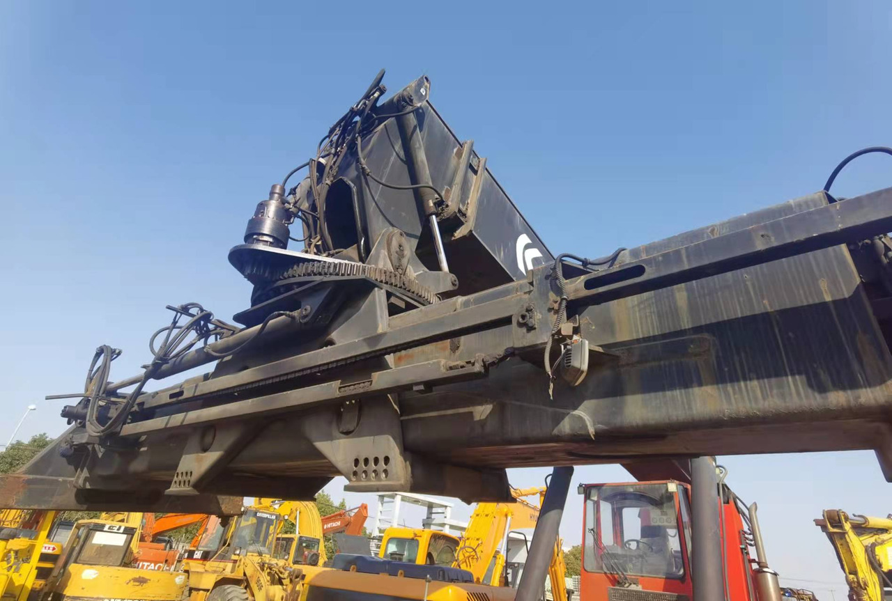 KALMAR DRF450 - Reachstacker: φωτογραφία 4 KALMAR DRF450 - Reachstacker: φωτογραφία 4