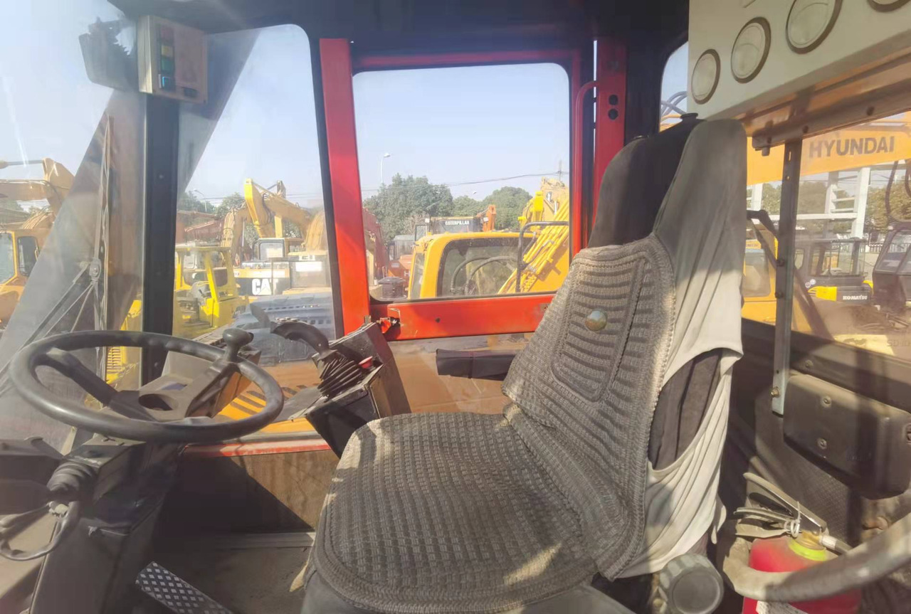 KALMAR DRF450 - Reachstacker: φωτογραφία 3 KALMAR DRF450 - Reachstacker: φωτογραφία 3