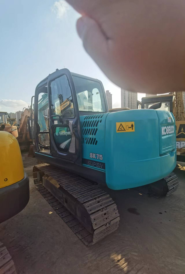 KOBELCO SK75 - Μίνι εκσκαφέας: φωτογραφία 4 KOBELCO SK75 - Μίνι εκσκαφέας: φωτογραφία 4
