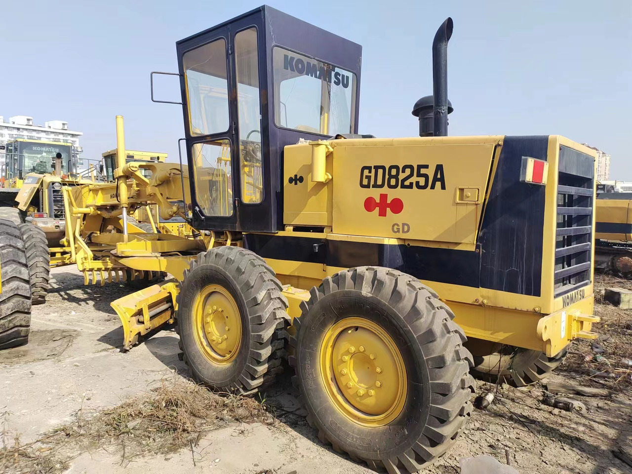 KOMATSU GD825A - Γκρέιντερ: φωτογραφία 2 KOMATSU GD825A - Γκρέιντερ: φωτογραφία 2