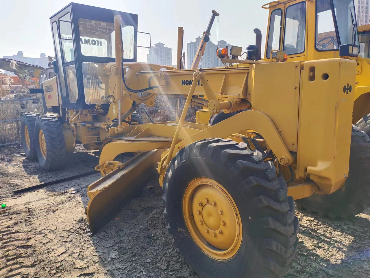 KOMATSU GD825A - Γκρέιντερ: φωτογραφία 5 KOMATSU GD825A - Γκρέιντερ: φωτογραφία 5
