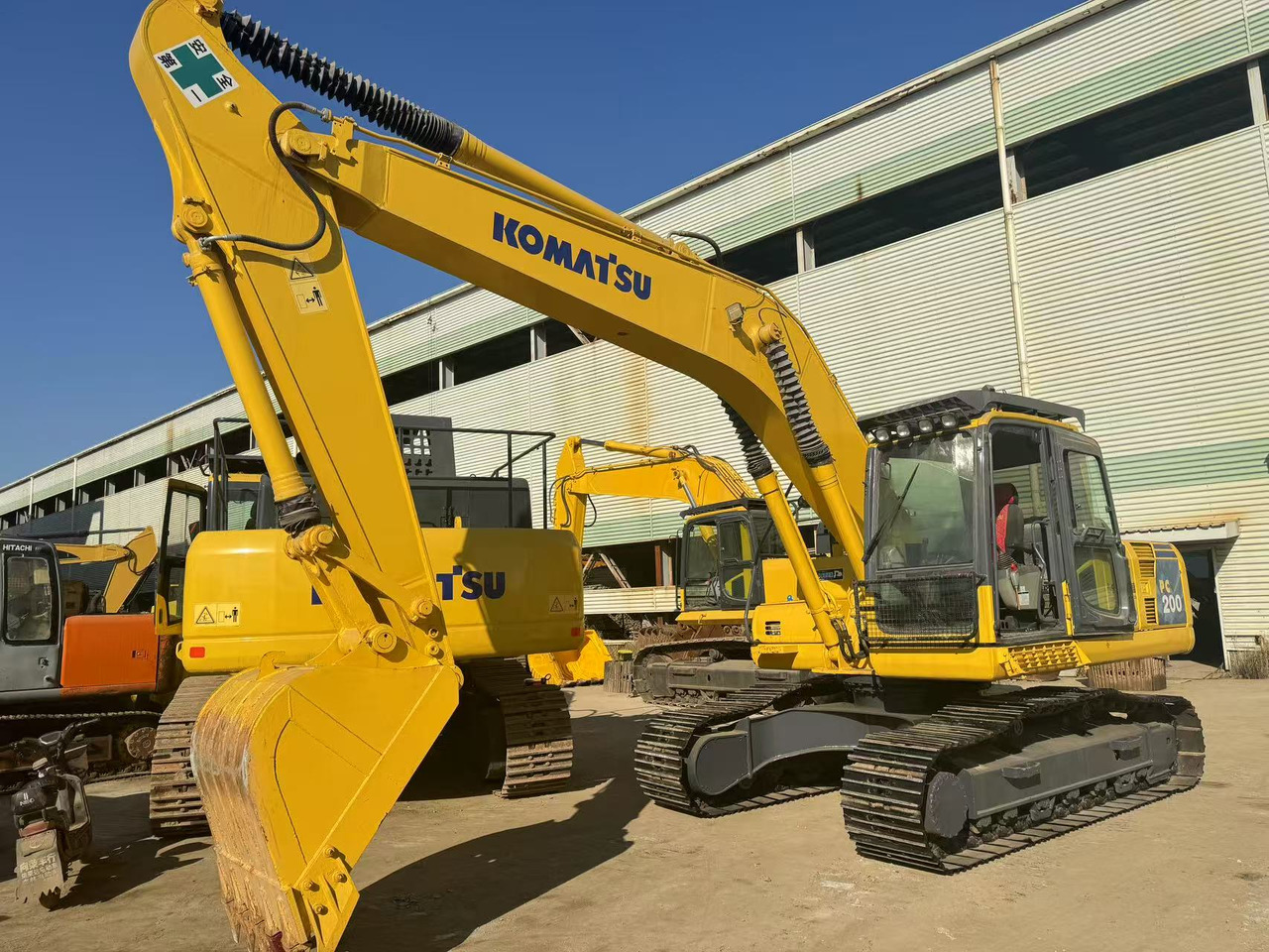 KOMATSU PC200-8 - Ερπυστριοφόρος εκσκαφέας: φωτογραφία 1 KOMATSU PC200-8 - Ερπυστριοφόρος εκσκαφέας: φωτογραφία 1