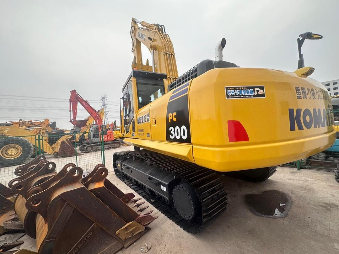 KOMATSU PC300-8 - Ερπυστριοφόρος εκσκαφέας: φωτογραφία 1 KOMATSU PC300-8 - Ερπυστριοφόρος εκσκαφέας: φωτογραφία 1
