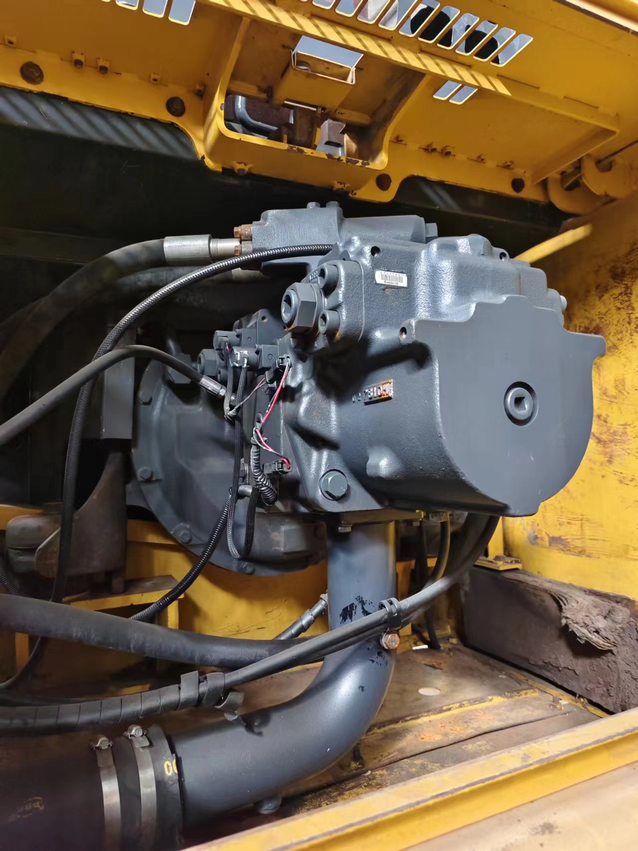 Ερπυστριοφόρος εκσκαφέας KOMATSU PC400-7: φωτογραφία 9 Ερπυστριοφόρος εκσκαφέας KOMATSU PC400-7: φωτογραφία 9