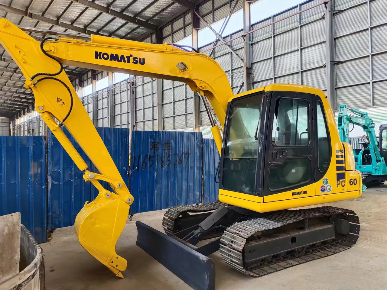 KOMATSU PC60-7 - Ερπυστριοφόρος εκσκαφέας: φωτογραφία 1 KOMATSU PC60-7 - Ερπυστριοφόρος εκσκαφέας: φωτογραφία 1