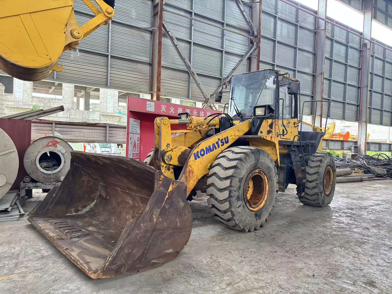 KOMATSU WA380Z-6 - Ελαστιχοφόρος φορτωτής: φωτογραφία 1 KOMATSU WA380Z-6 - Ελαστιχοφόρος φορτωτής: φωτογραφία 1