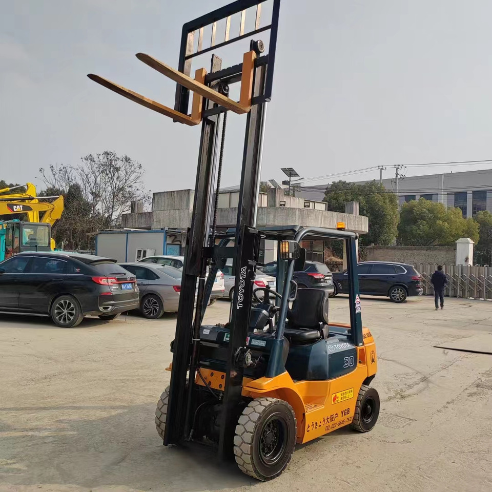 TOYOTA FD30 - Πετρελαιοκίνητο περονοφόρο: φωτογραφία 1 TOYOTA FD30 - Πετρελαιοκίνητο περονοφόρο: φωτογραφία 1