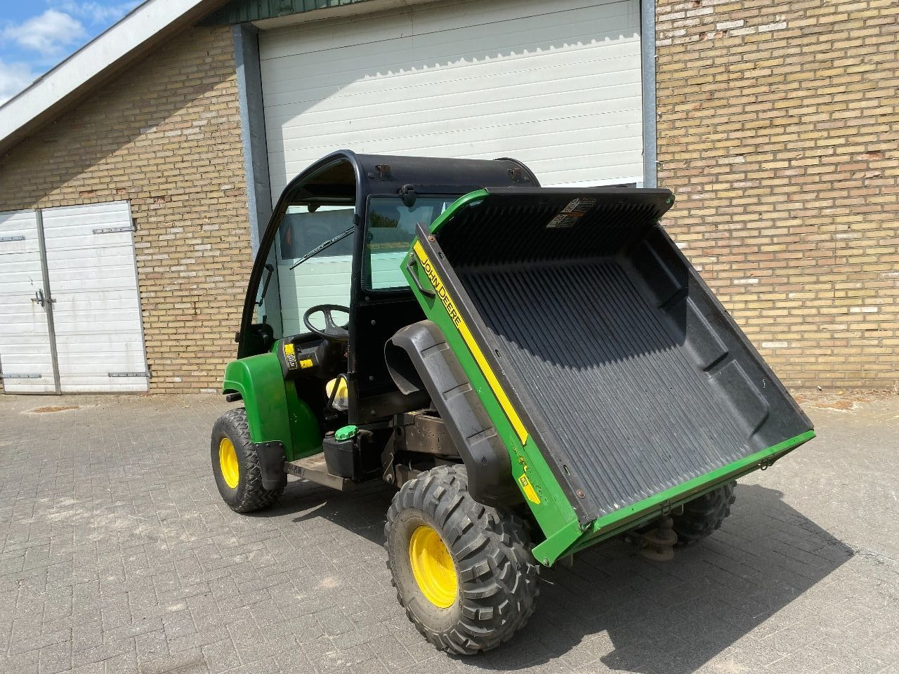 John Deere HPX 4X4 - Τετράκλινα: φωτογραφία 2 John Deere HPX 4X4 - Τετράκλινα: φωτογραφία 2