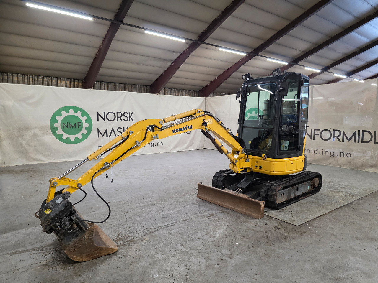 Komatsu PC26MR-3 - Μίνι εκσκαφέας: φωτογραφία 1 Komatsu PC26MR-3 - Μίνι εκσκαφέας: φωτογραφία 1
