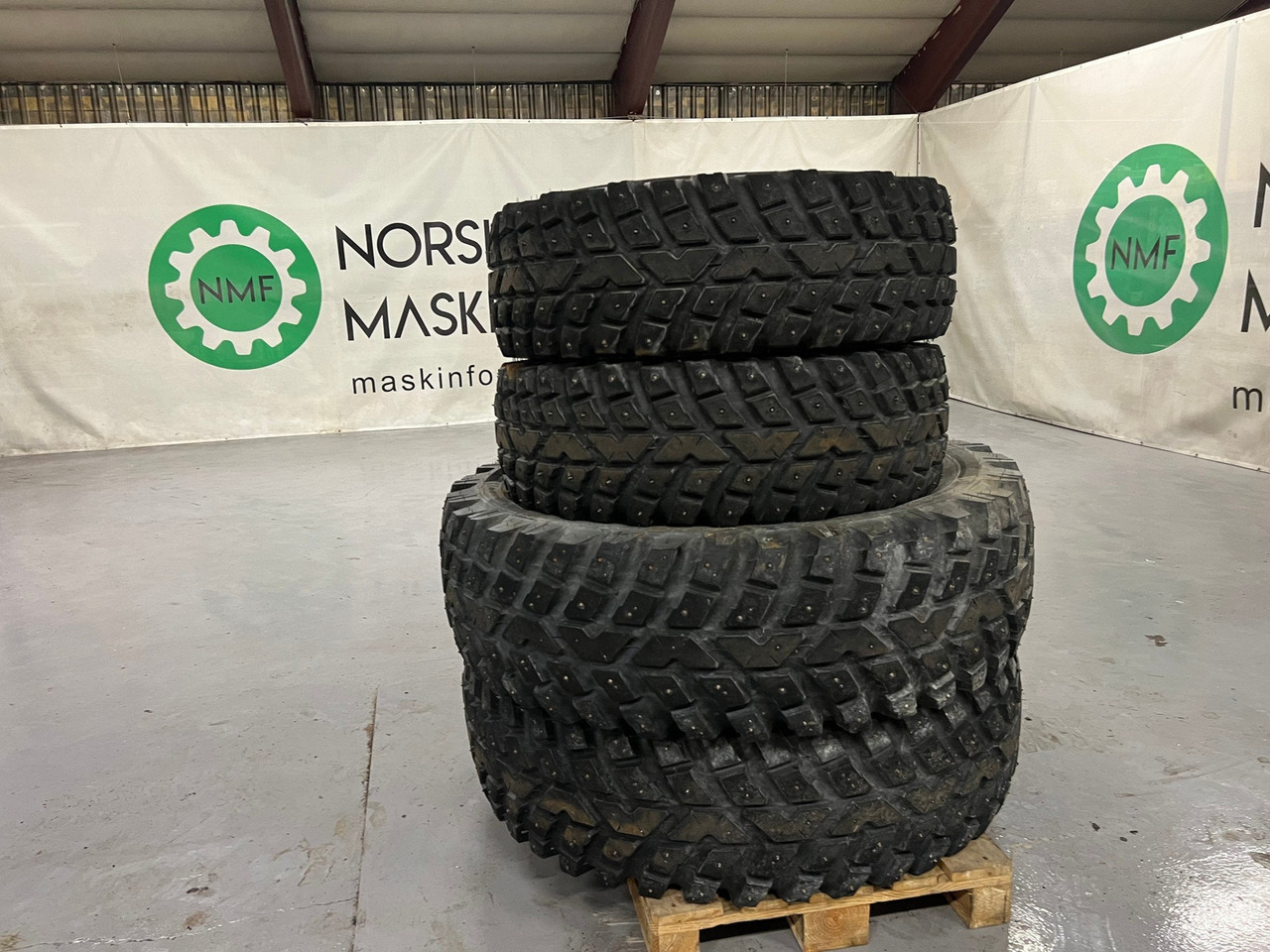 TRI 2 Dekk, TRI 2 DEKK MED PIGG - Πλήρης τροχός για Γεωργικά μηχανήματα: φωτογραφία 1 TRI 2 Dekk, TRI 2 DEKK MED PIGG - Πλήρης τροχός για Γεωργικά μηχανήματα: φωτογραφία 1